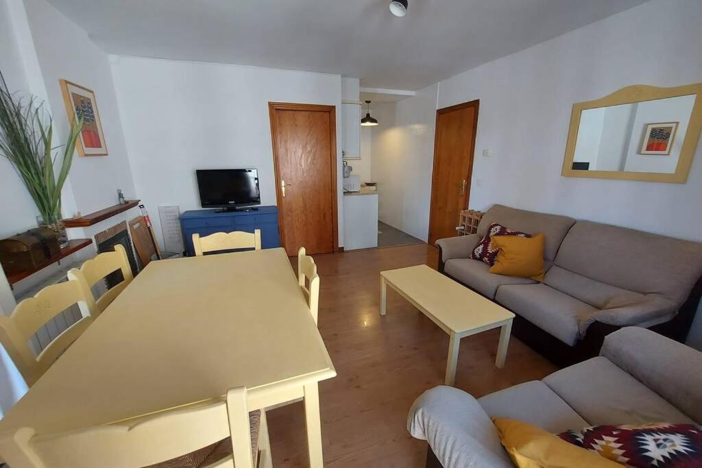 Casa Bihotz - Bonito Y Centrico Apartamento Con Garaje En Sallent Sallent de Gállego Zewnętrze zdjęcie