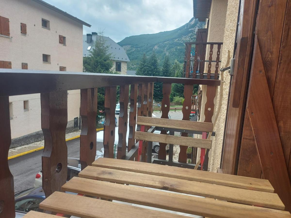 Casa Bihotz - Bonito Y Centrico Apartamento Con Garaje En Sallent Sallent de Gállego Zewnętrze zdjęcie