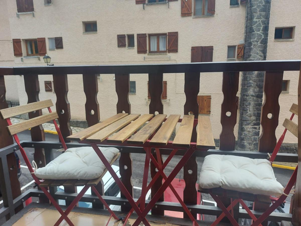 Casa Bihotz - Bonito Y Centrico Apartamento Con Garaje En Sallent Sallent de Gállego Zewnętrze zdjęcie